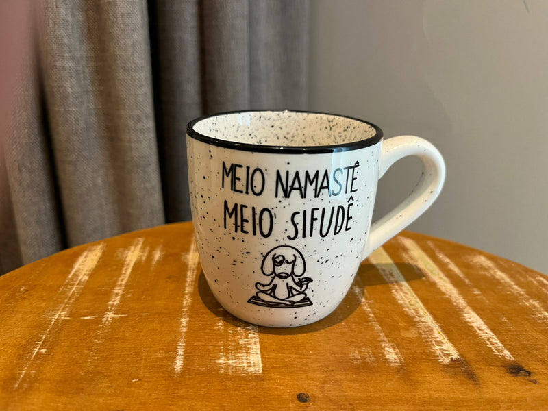 Caneca Bohinho – Meio namastê
